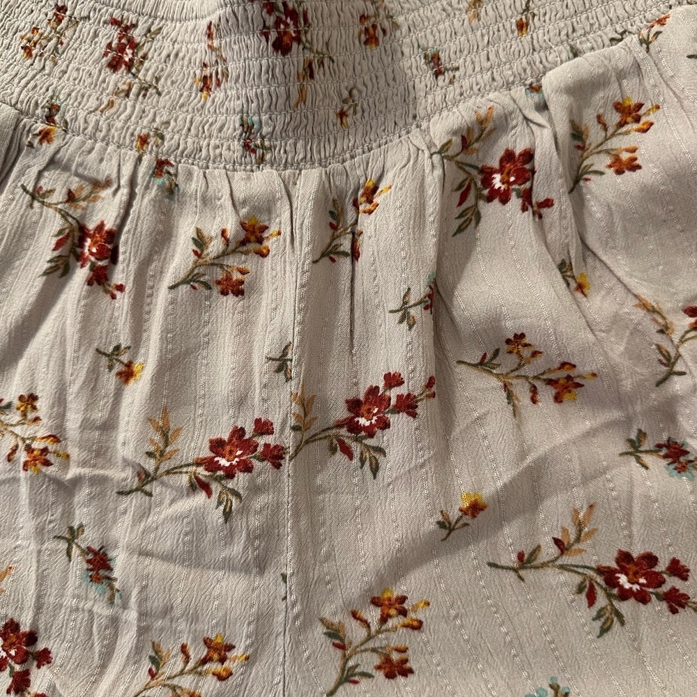American Eagle floral high-waisted shorts Size Medium - Picture 2 of 5